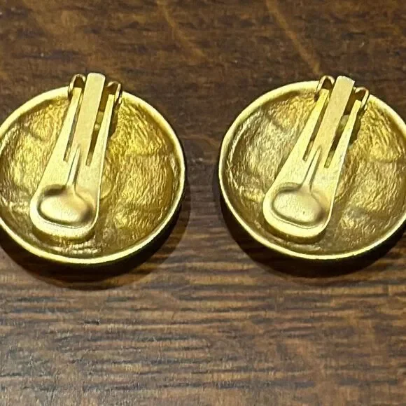 Vintage Gold Tone Red Enamel Coastal Clip On Earrings‎ USA - Picture 6 of 12